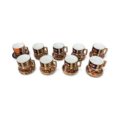 Lot 55 - Davenport miniature coffee cans and saucers