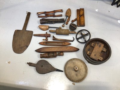 Lot 5202 - Collection of treen and bygones