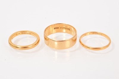 Lot 659 - Three gold wedding rings
