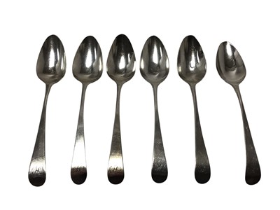 Lot 443 - Set of six George III Old English pattern teaspoons, each terminal engraved with the letter H, (London 1800), maker Peter, Ann and William Bateman, each 12.5cm in length, all at 2.5ozs.
