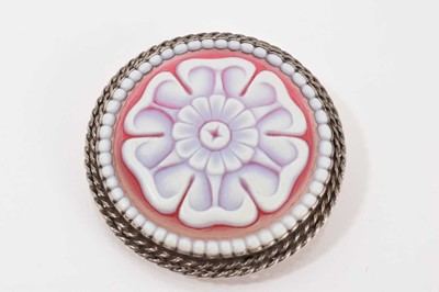 Lot 680 - 19th century Arts & Crafts cameo glass brooch, possibly Stourbridge