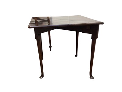 Lot 5336 - Mahogany corner drop leaf table, measuring approximately 69cm tall