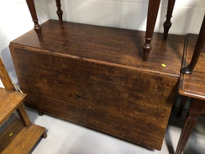 Lot 5341 - Georgian oak drop leaf table measuring 73cm tall x 112cm long