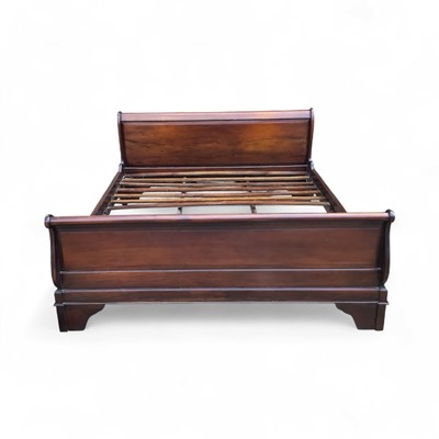 Lot 5351 - Victorian style mahogany sleigh double bed