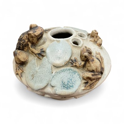 Lot 5189 - Bernard Rooke pottery vase decorated with frogs