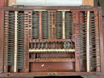 Lot 2901 - Opticians lenses