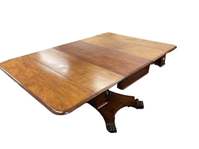 Lot 1279 - Early Victorian mahogany extending dining table