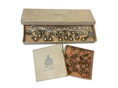 Lot 41 - Two vintage necklaces and pair of clip on earrings