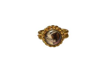 Lot 31 - Vintage Essex Crystal scarf toggle, the circular panel depicting a dog's head, 13mm diameter, in a gilt metal mount