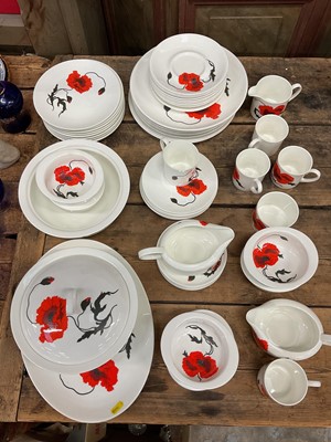 Lot 26 - Wedgwood Susie Cooper design Cornpoppy pattern tea and dinner service.