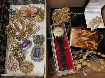 Lot 315 - Group of vintage paste set brooches, other costume jewellery, vintage Smiths wristwatch on leather strap, tortoiseshell trinket box and bijouterie