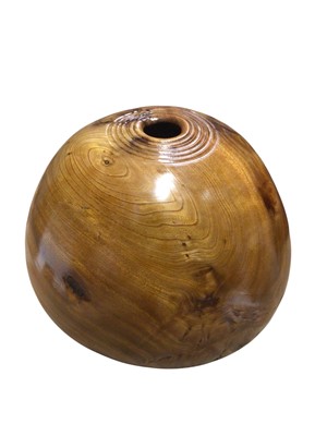 Lot 2979 - Richard Chapman, elm wood vase