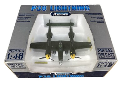 Lot 1917 - Franklin Mint 1:48 scale Lockheed P38 Lightning, boxed 98112 and A10 Warthog, boxed 98200 (2))