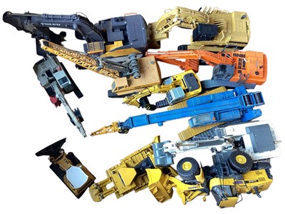 Lot 1928 - Diecast excavators, crane and other construction vehicles (1 box)