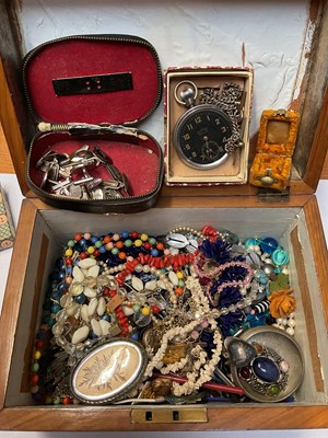 Lot 275 - Walnut work box containing vintage costume jewellery, three 9ct gold gem set dress rings, watches and bijouterie