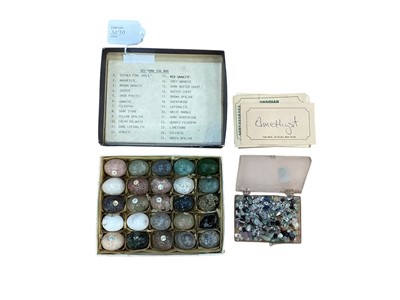 Lot 3070 - Group of loose semi precious stones / minerals, together with a set of specimen hardstone eggs in box.