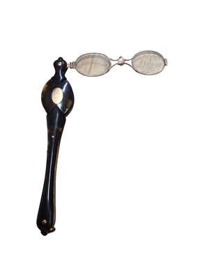 Lot 2975 - 19th century tortoiseshell lorgnettes with gold inlay to case