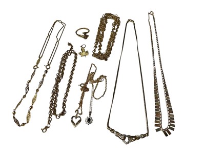 Lot 329 - Group of 9ct gold jewellery including rings, pendants and various chains