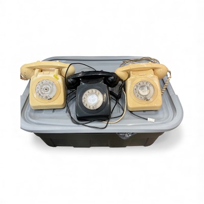 Lot 3109 - Group of vintage phones