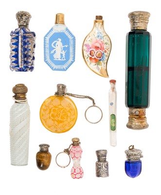 Lot 771 - Good collection of Victorian scent bottles, in a variety of materials