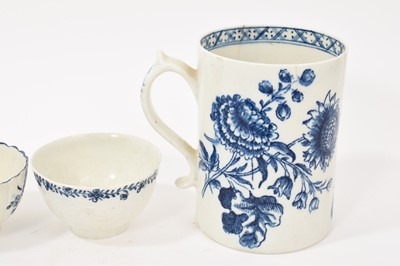 Lot 21 - Lowestoft porcelain mug, three tea bowls and two porcelain handled knives, probably Lowestoft or Bow