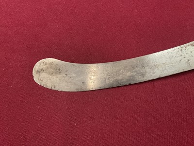 Lot 21 - Lowestoft porcelain mug, three tea bowls and two porcelain handled knives, probably Lowestoft or Bow