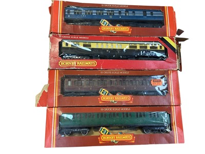 Lot 1958 - Hornby OO Gauge BR maroon Class 52 Western Courier D1062, boxed (poor) R352, BR Blue Class 47 Robin Hood 47 480, boxed R769 and BR Intercity Class 90 Bo-Bo electric, boxed R242 (3)