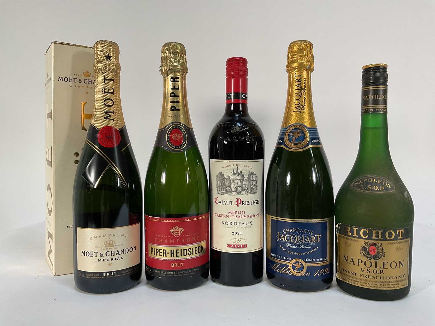Lot 66 - Eleven mixed bottles to include Moët and Piper Heidsieck champagne, Myers's Rum, Cherry Brandy and others