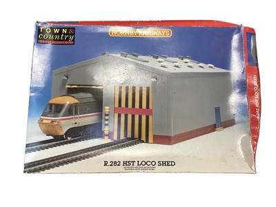 Lot 1962 - Hornby OO Gauge HST Loco Shed kit, boxed R282 and other accessories including bridge and track (1 box)