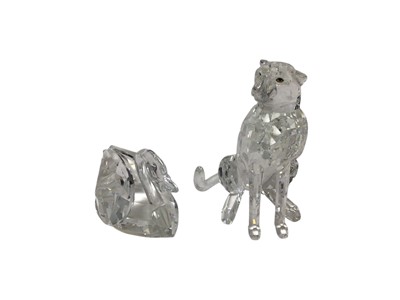 Lot 2312 - Swarovski Crystal Cheetah, together with a Swan, both boxed (2)