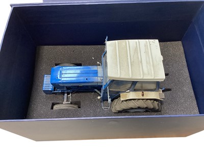 Lot 1966 - Ernest Doe 2009 Collector's Edition Ford 7000 1:16 scale Tractor, boxes and certificate (1)