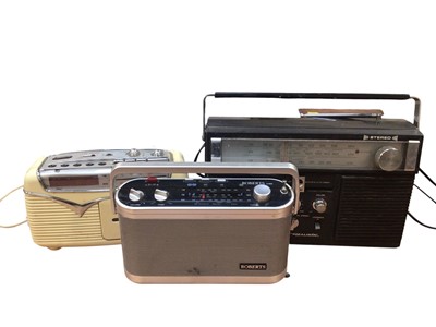 Lot 5122 - Group of radios to include Robert's, Bush and others