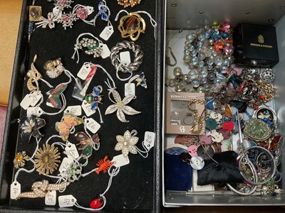 Lot 99 - Large quantity of vintage and later costume jewellery and bijouterie