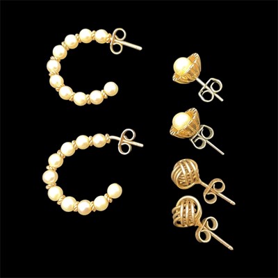 Lot 127 - Pair gold (9ct) and cultured pearl hoop earrings, another pair gold (9ct) and cultured pearl stud earrings and another pair gold (9ct) stud earrings (6)