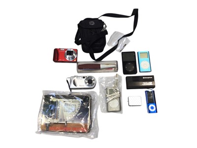 Lot 5189 - Small group of iPods, digital camera and sundry items.