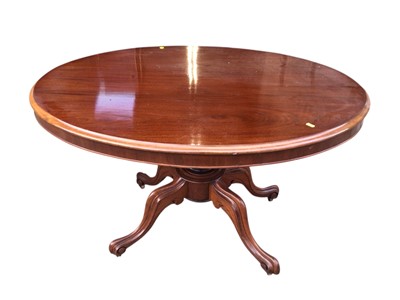 Lot 5370 - Victorian mahogany oval breakfast table measuring approximately 74cm tall