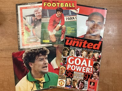 Lot 1131 - 500 + Manchester United programmes from 1960s (200+) and 1970s (300+) plus box of Manchester United memorabilia, magazines, postcards, finals, annual