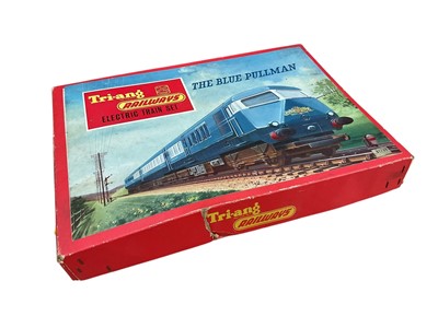 Lot 2078 - Tri-ang OO Gauge The Blue Pullman (1)