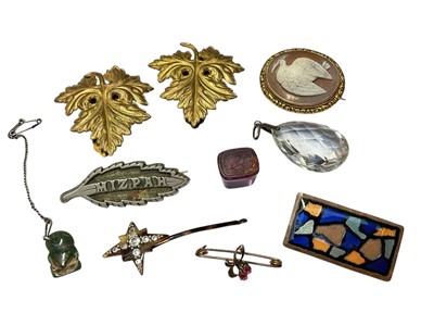 Lot 290 - Norwegian polychrome enamel modernist plaque brooch by Rolf and Soleig Haukaas stamped 'Håndarbeid Balestrand Norge', and other vintage costume jewellery