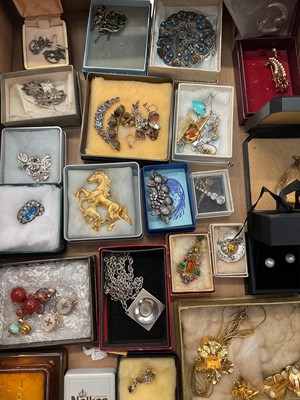 Lot 945 - Group of vintage costume jewellery, some silver jewellery, simulated pearls, Avia gold plated watch in box etc