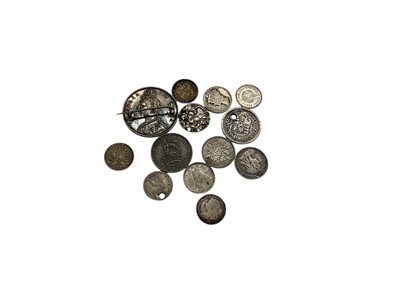 Lot 493 - World - Mixed coinage to include a small quantity of silver (Qty)
