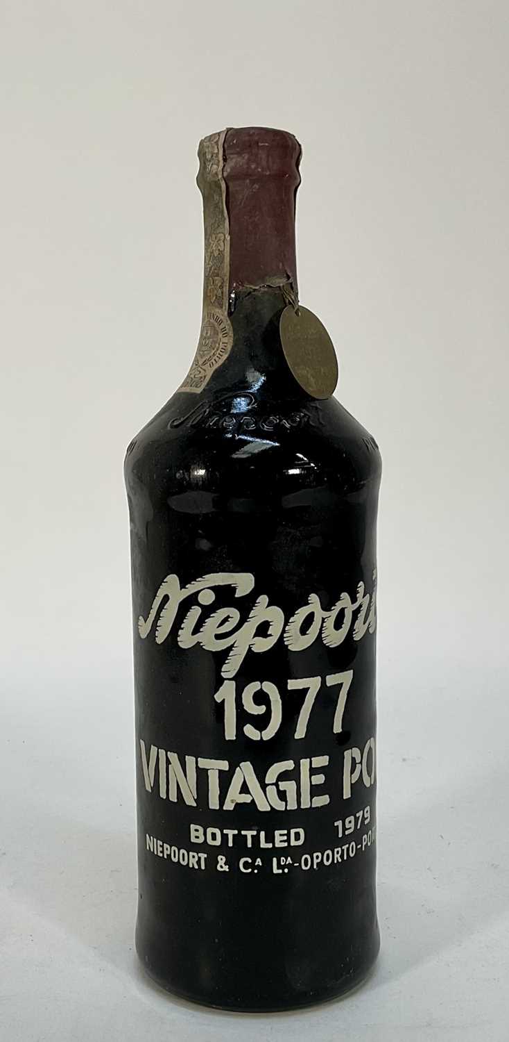 Lot 32 - One bottle, Niepoort's 1977 Vintage Port, bottled 1979