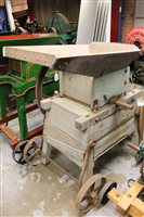 Lot 3868 - R. Hunt & Co. turnip cutter in original condition