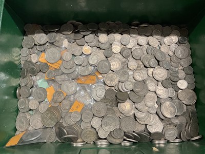 Lot 472 - G.B. - Mixed coins to include cupro-nickel