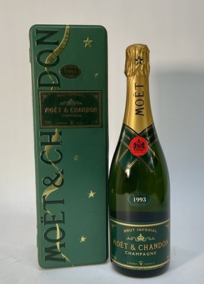 Lot 59 - One bottle, Moët Chandon 1993 Champagne, in tin box