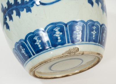 Lot 25 - Chinese Kangxi blue and white jar