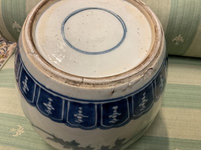 Lot 25 - Chinese Kangxi blue and white jar