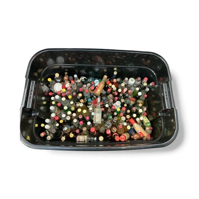 Lot 3099 - Three boxes of assorted alcohol miniatures.