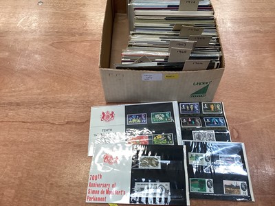 Lot 1184 - Stamps - Three boxes presentation packs, 1964 to 2000 period, including Shakespeare, Botanical, Geographical etc