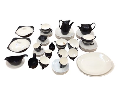 Lot 2389 - A good stylish extensive set of Midwinter dinner and teaware